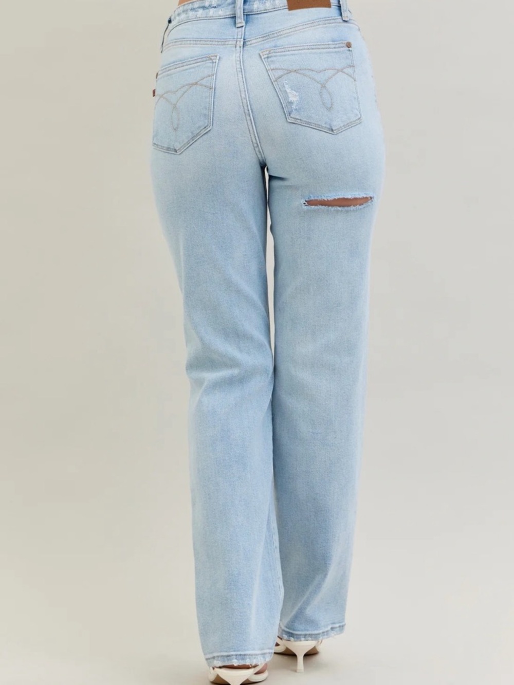 Judy Blue Light Blue Straight Leg Jeans with Knee Distress - Picture 10 of 10